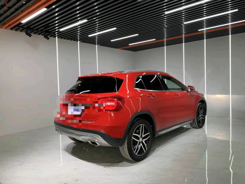 成都16年奔驰GLA8