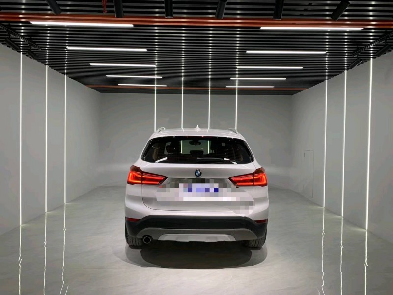 成都18年宝马X17