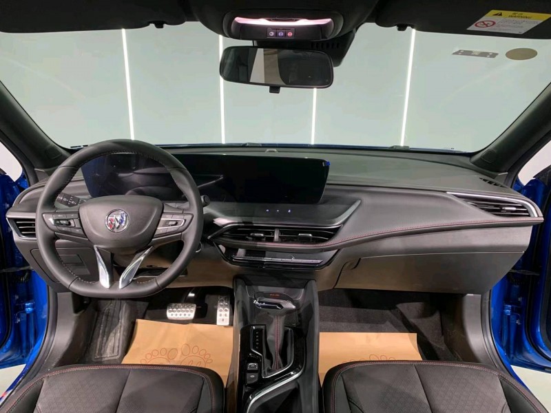 成都23年别克威朗5