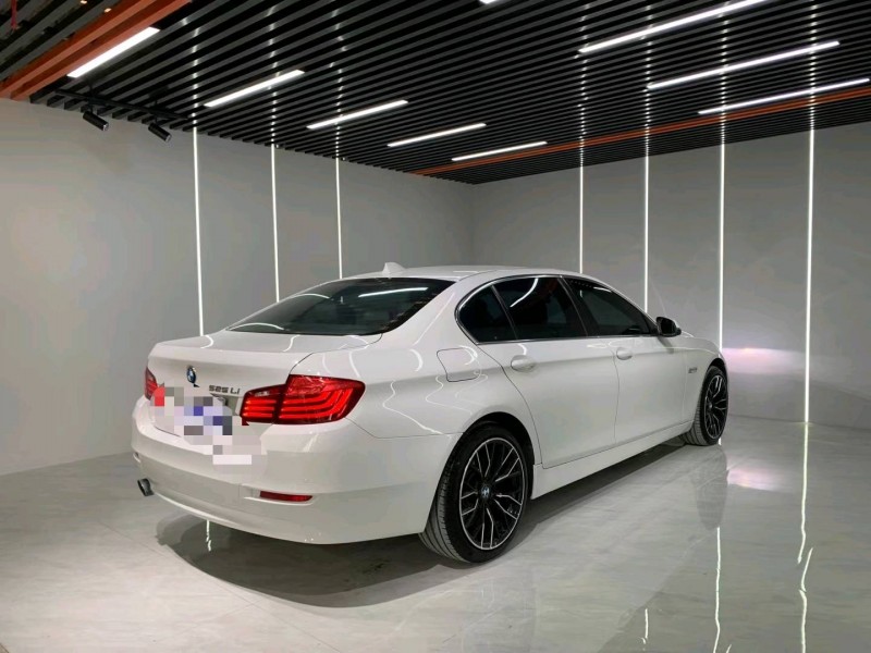 成都14年宝马5系9