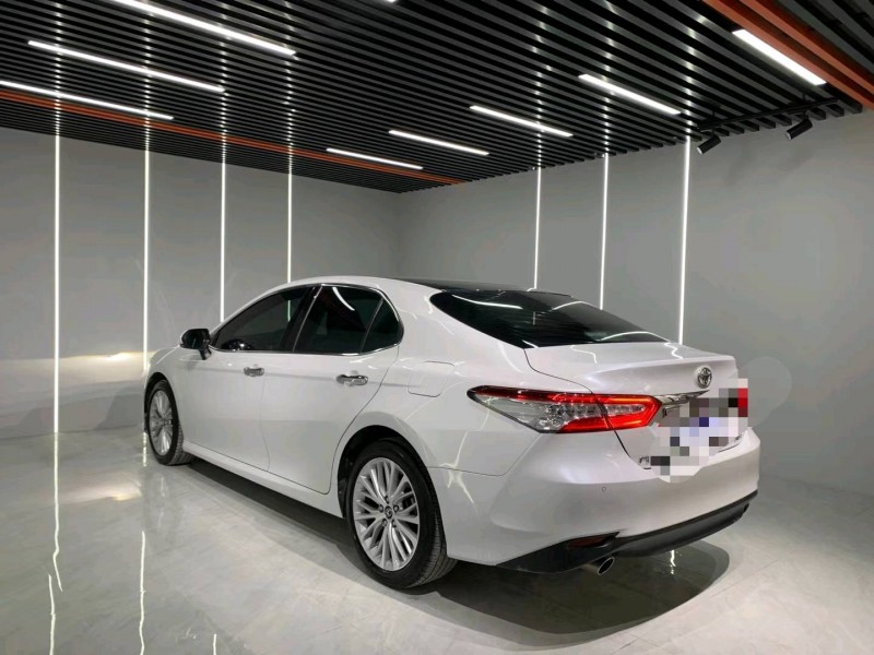 成都20年丰田凯美瑞8