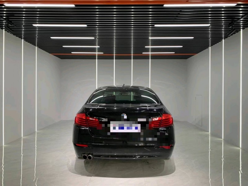 成都17年宝马5系8