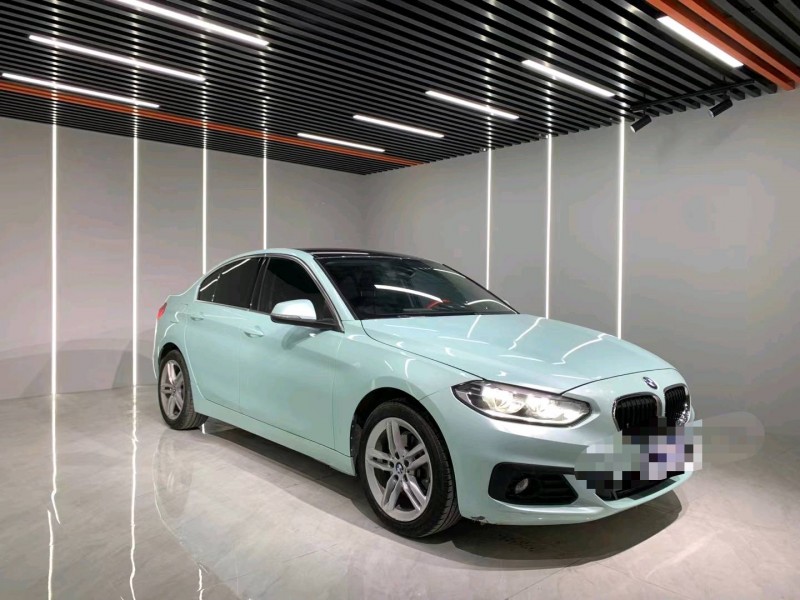 成都19年宝马1系2