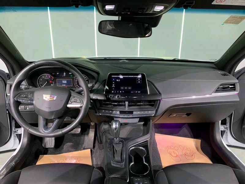 成都21年凯迪拉克CT46