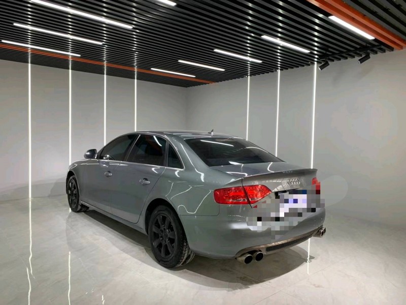 成都11年奥迪A4L8