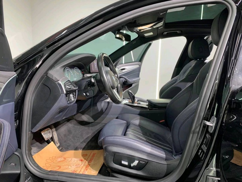 成都20年宝马5系4