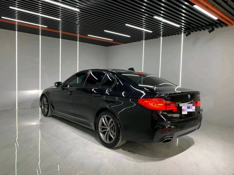 成都20年宝马5系8