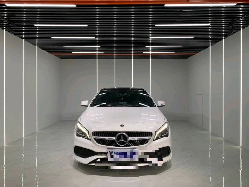 成都18年奔驰CLA1