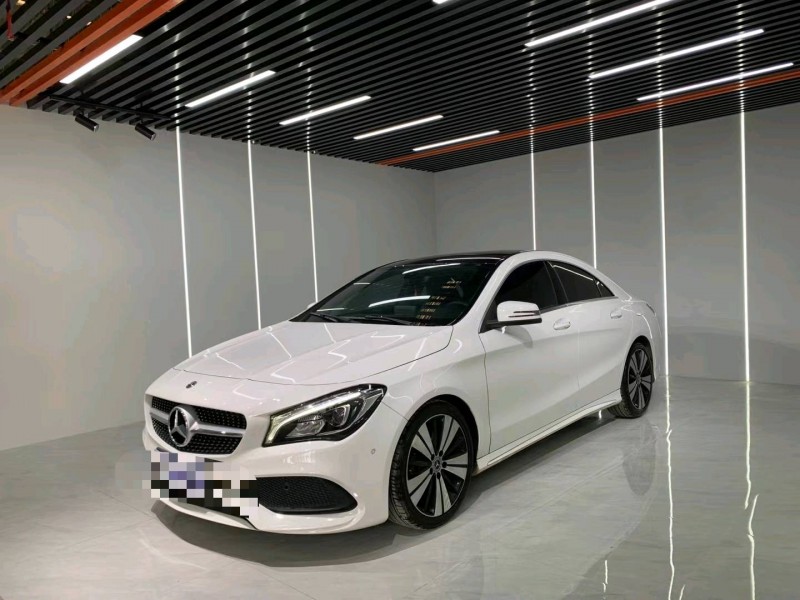 成都18年奔驰CLA3