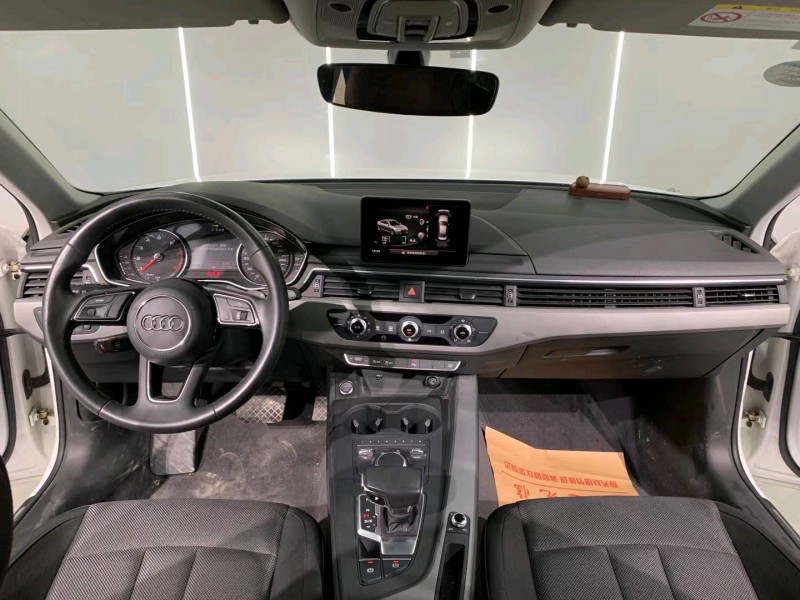 成都19年奥迪A4L6