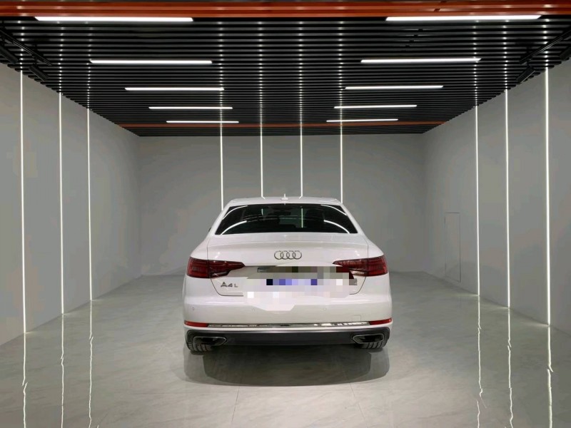 成都19年奥迪A4L7