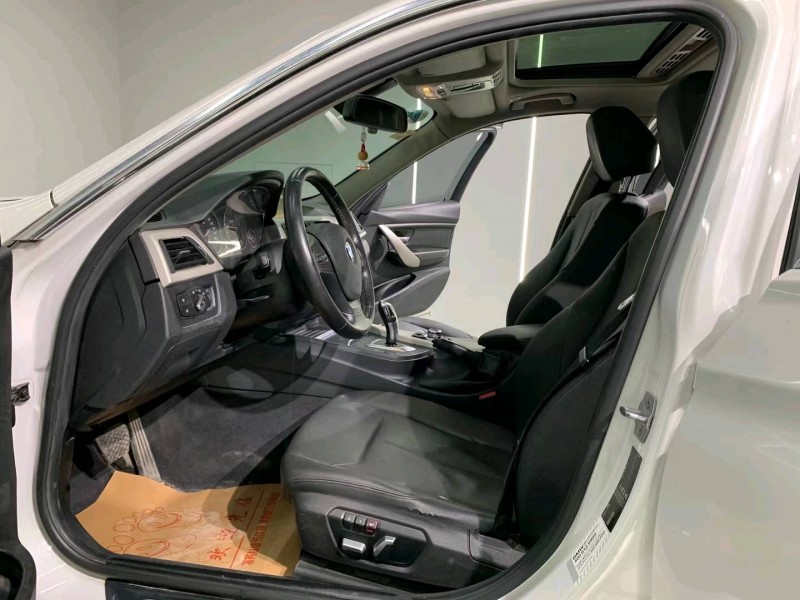 成都15年宝马3系4