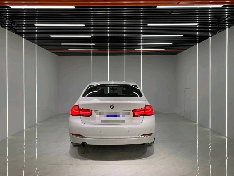 成都15年宝马3系7