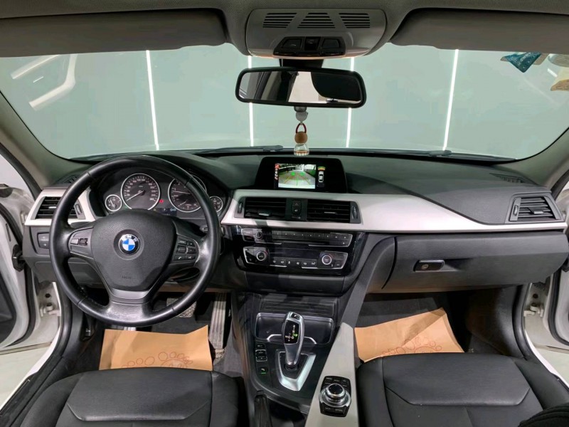 成都15年宝马3系6