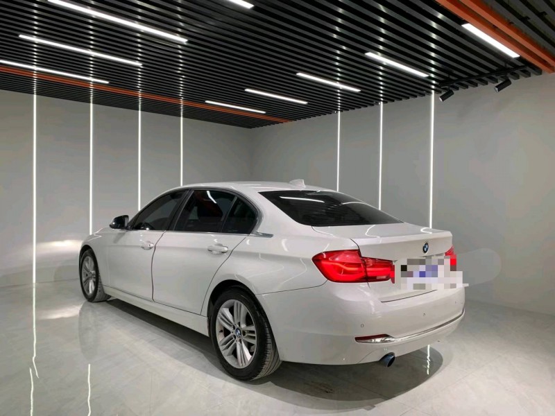 成都15年宝马3系9