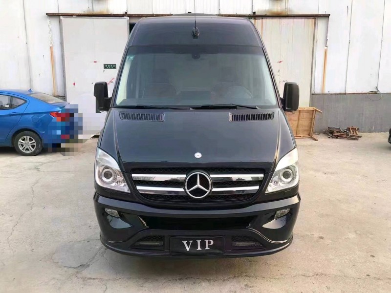 济宁14年奔驰斯宾特1