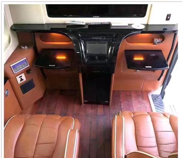 济宁14年奔驰斯宾特4