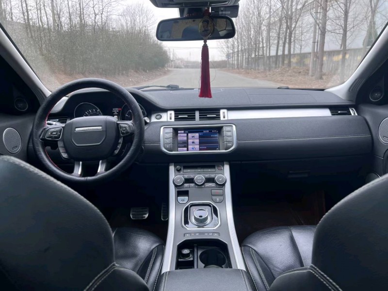 青岛17年路虎极光5