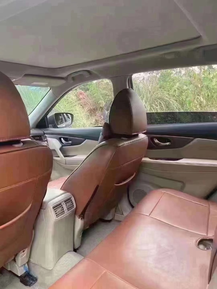 枣庄16年日产奇骏5