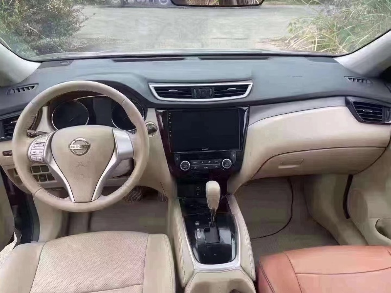 枣庄16年日产奇骏8