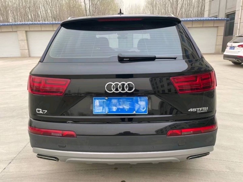 济南18年奥迪Q77