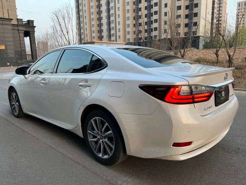 廊坊17年雷克萨斯ES8