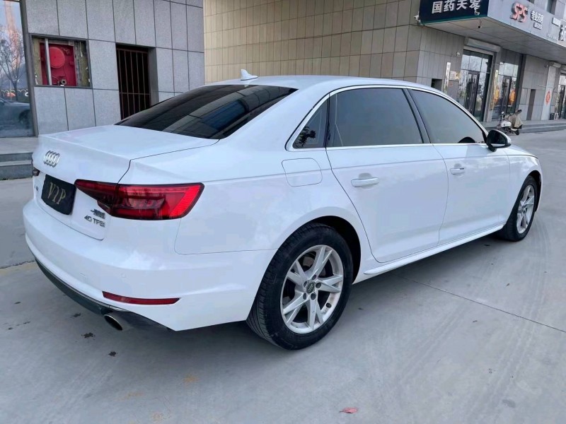 济宁18年奥迪A4L7