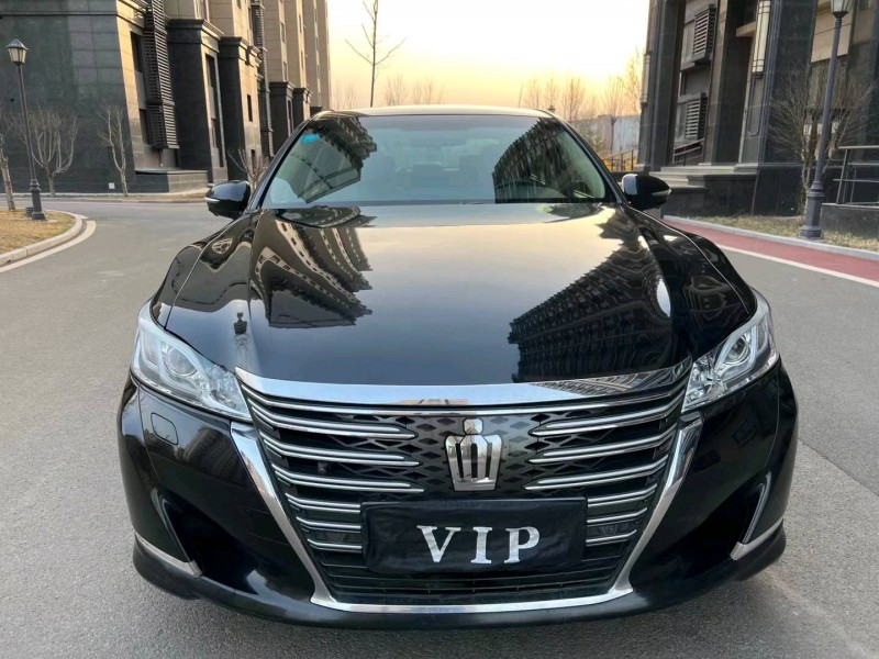 廊坊17年丰田皇冠1