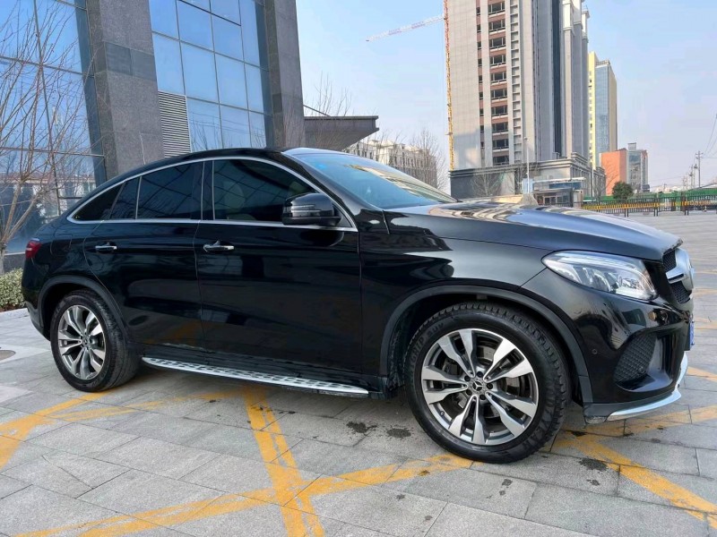 济宁18年奔驰GLE3