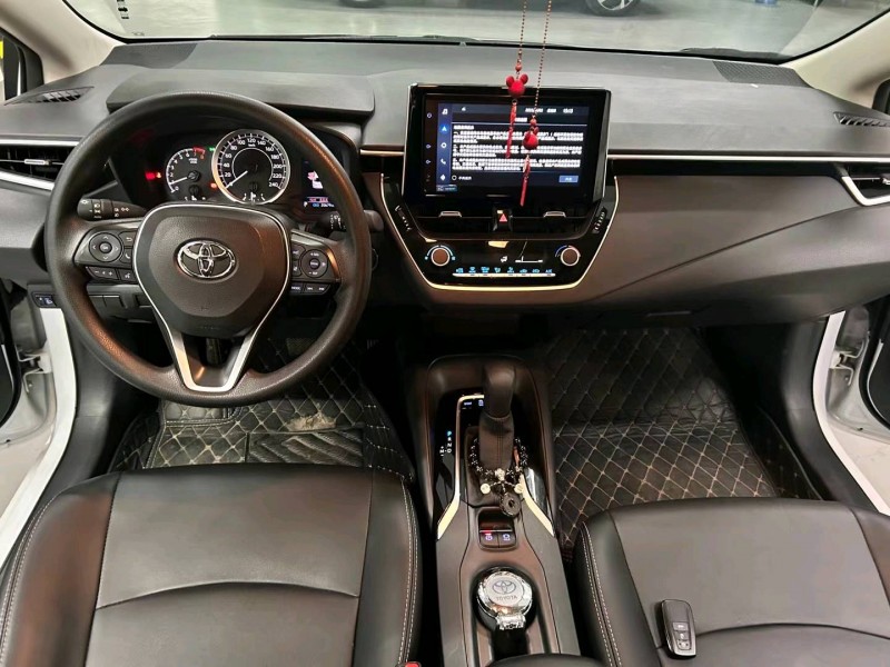 成都22年丰田卡罗拉4