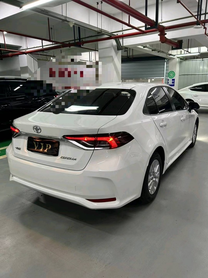 成都22年丰田卡罗拉8