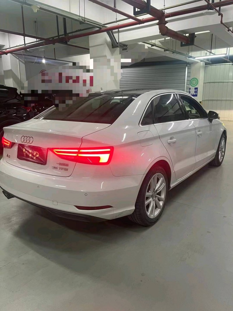 成都18年奥迪A38