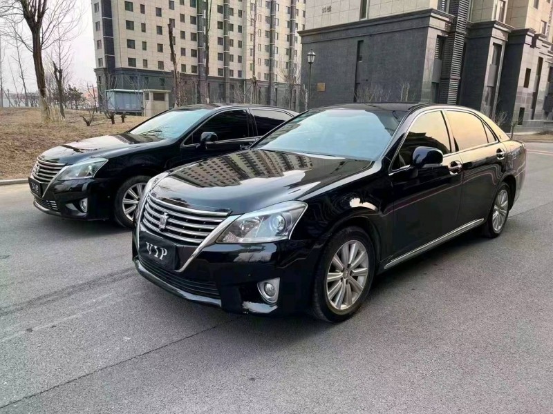 廊坊14年丰田皇冠2