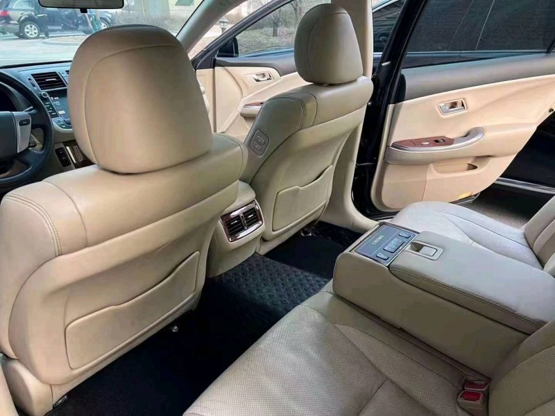 廊坊14年丰田皇冠5