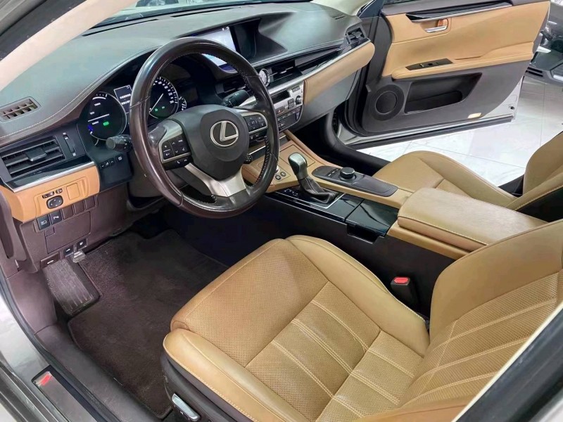 廊坊18年雷克萨斯ES7