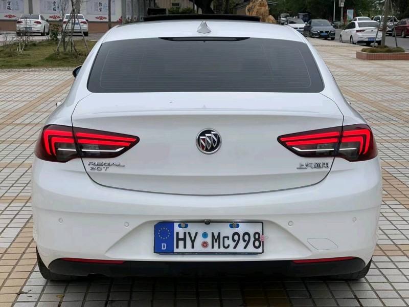 汕头18年别克君威9