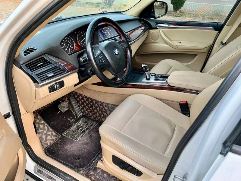 济南13年宝马X54