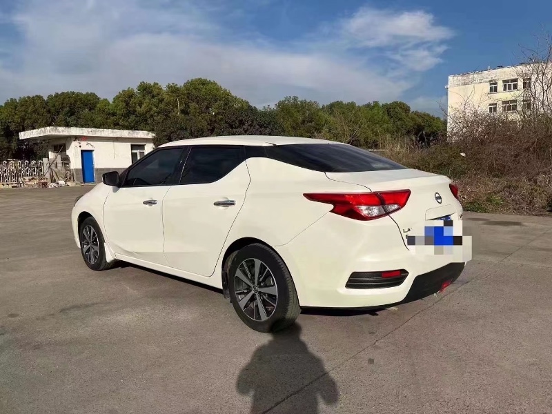 武汉19年日产蓝鸟4