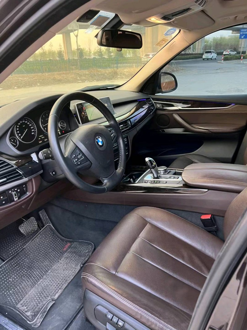 济宁16年宝马X56