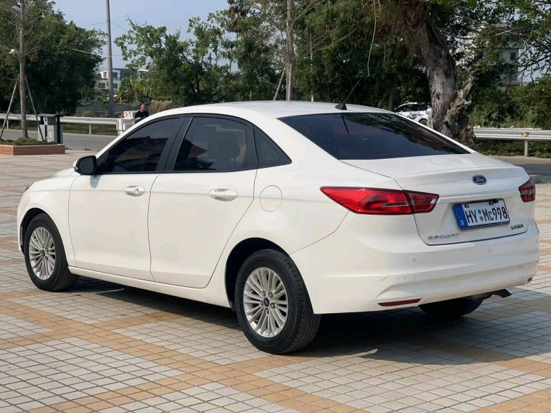 东莞17年福特福睿斯7