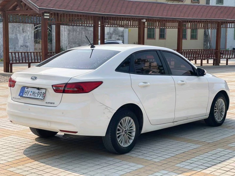 东莞17年福特福睿斯8