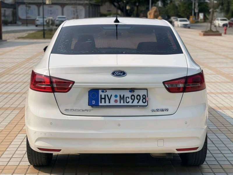 东莞17年福特福睿斯9