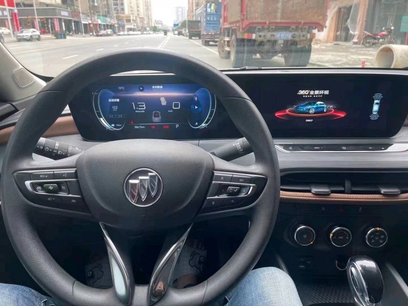 梧州21年别克威朗3