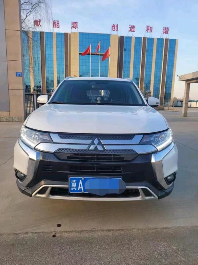 保定19年三菱欧蓝德1