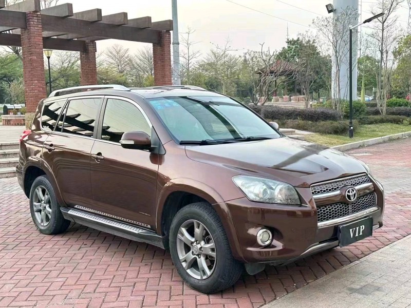 珠海13年丰田RAV42