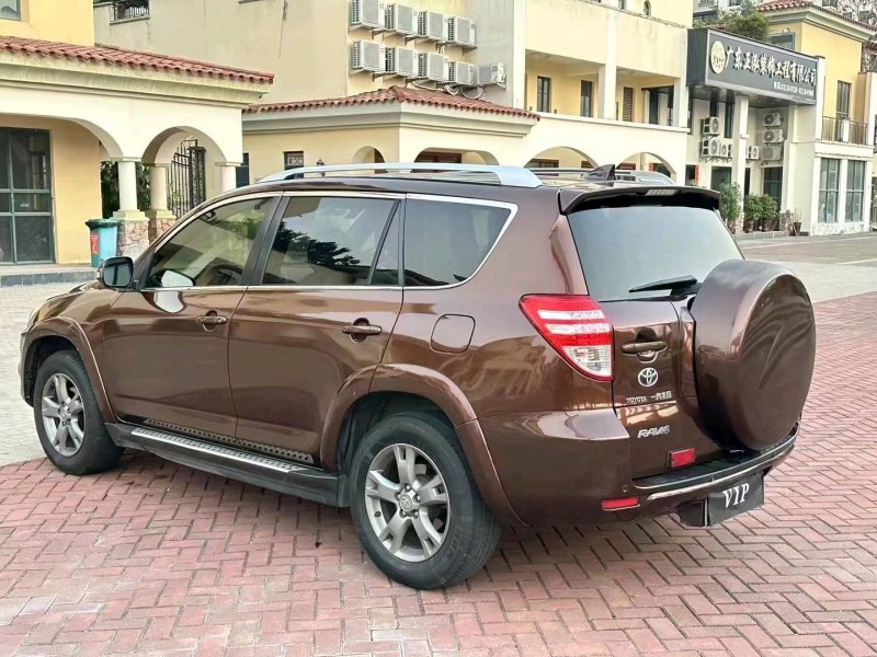 珠海13年丰田RAV45