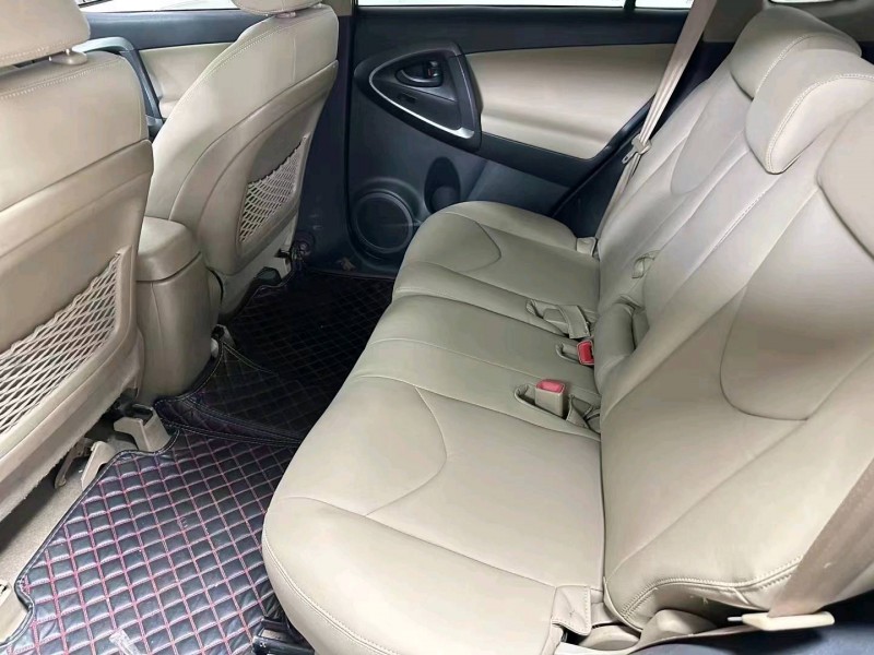 珠海13年丰田RAV47