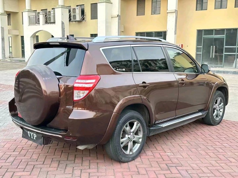 珠海13年丰田RAV48
