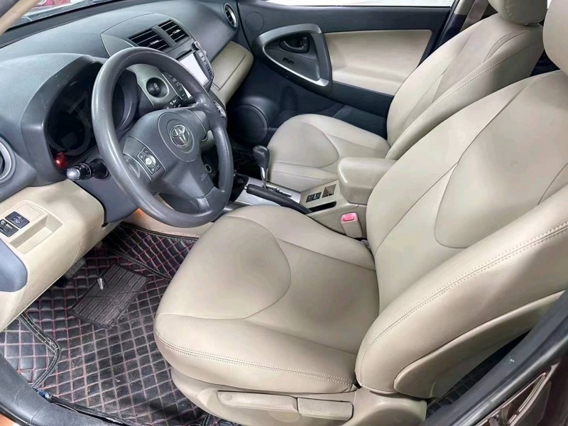 珠海13年丰田RAV49