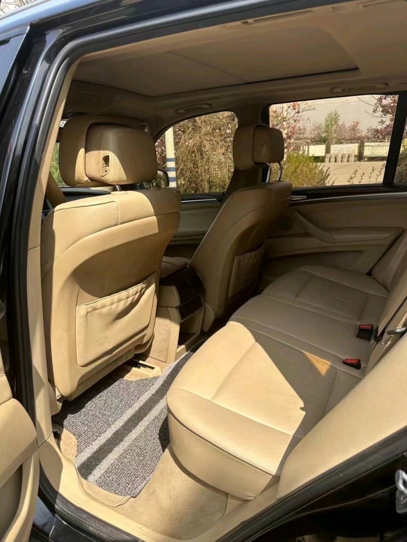 济南11年宝马X56